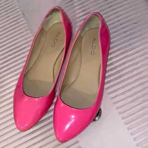 Hot pink Aldo patent leather flats 6.5